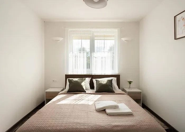 4 Between Two Lakes *