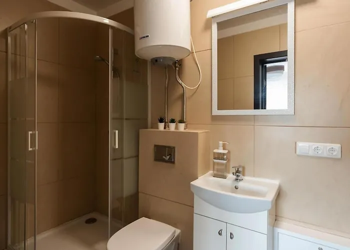 4 Between Two Lakes Apartman