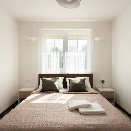 4 Between Two Lakes *