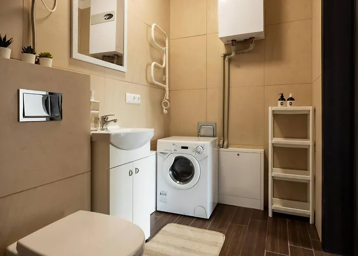 4 Between Two Lakes Apartment